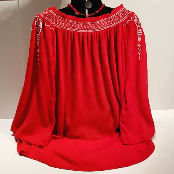 Red Terre Bleue embroidered top in a medium - Picture 3 of 6